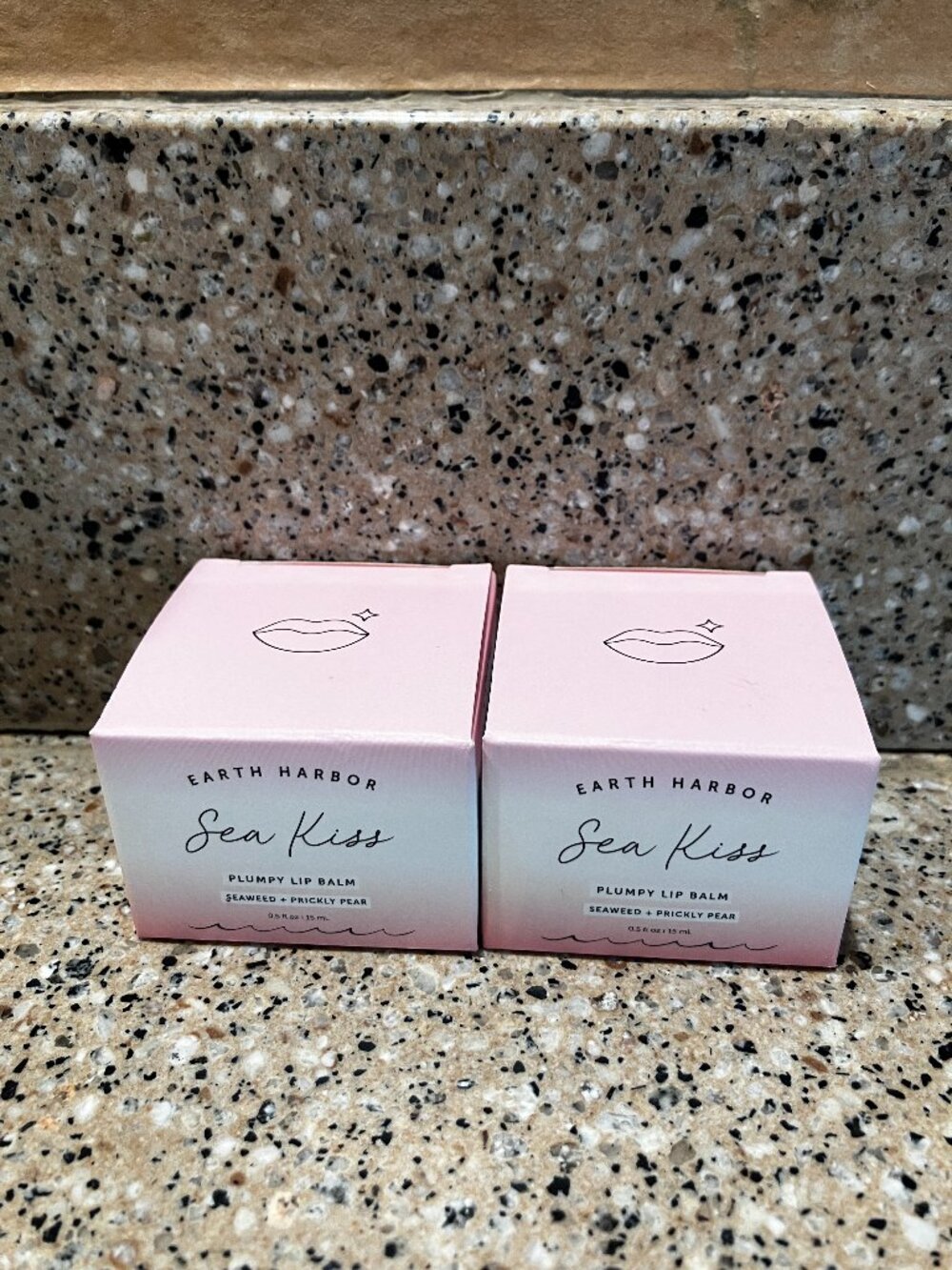Earth Harbor Set of 2 Sea Kiss Lip Plumpy Balm !! NIB